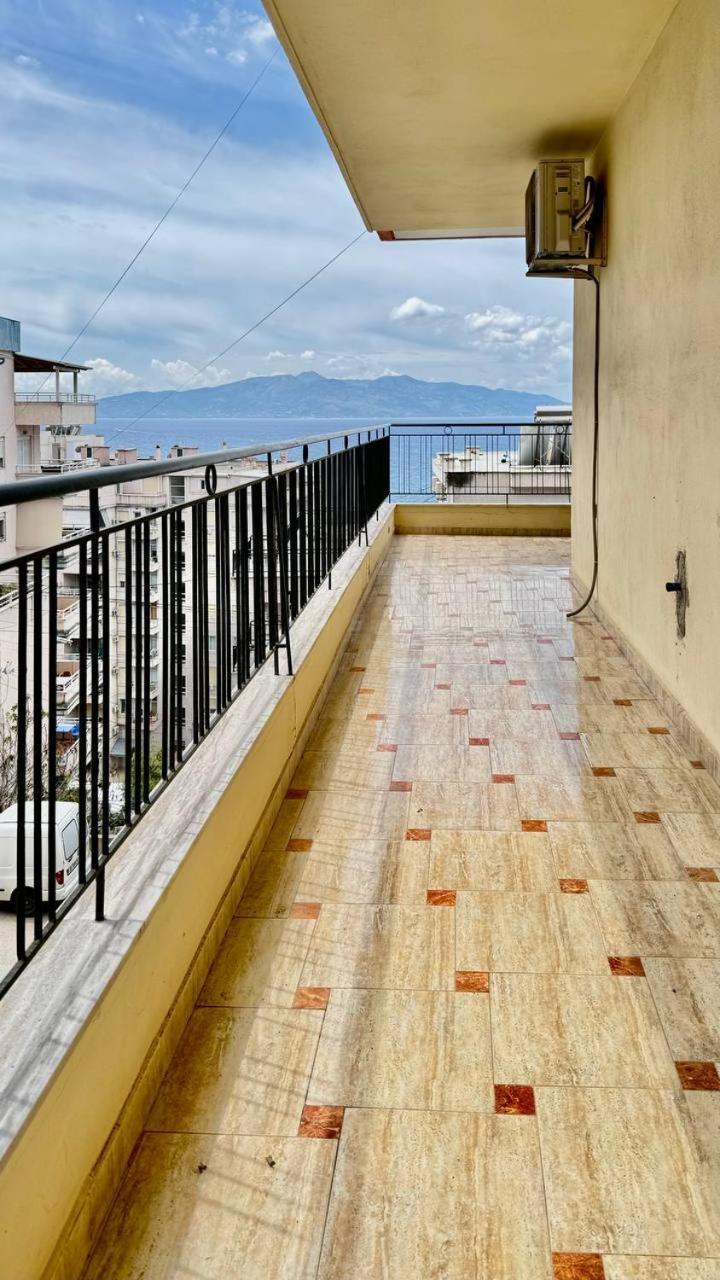 Colorful Sea View Apartment Saranda Extérieur photo