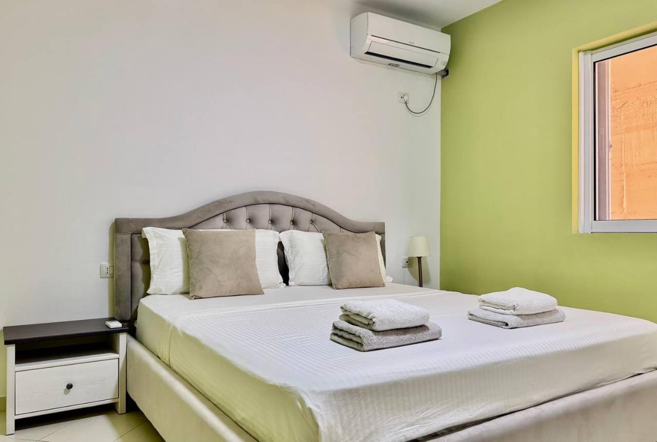 Colorful Sea View Apartment Saranda Extérieur photo